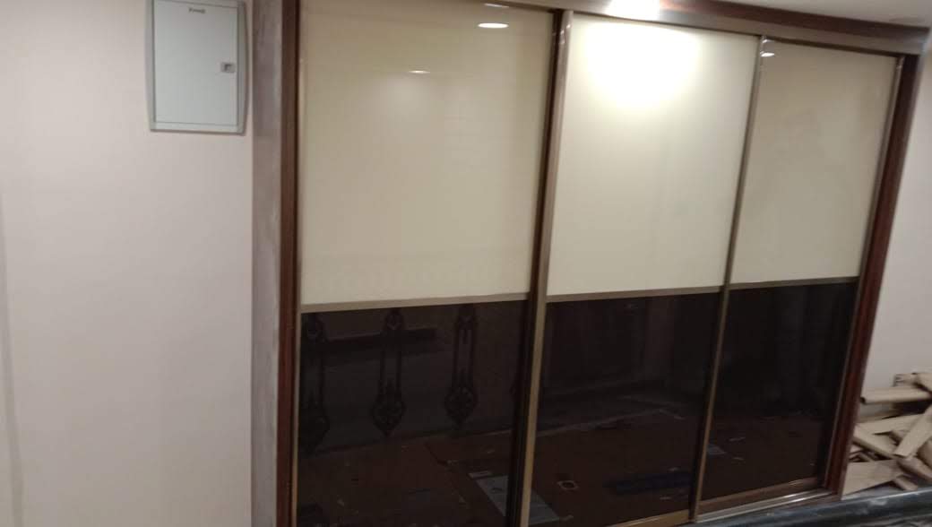 premium-luxury-lacquer-glass-wardrobes-in-gurgaon-exclusive-lacquer-glass-wardrobe-designs-in-gurgaon-india